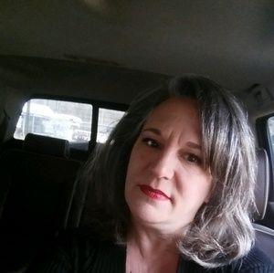 Meet your Posher, Dee